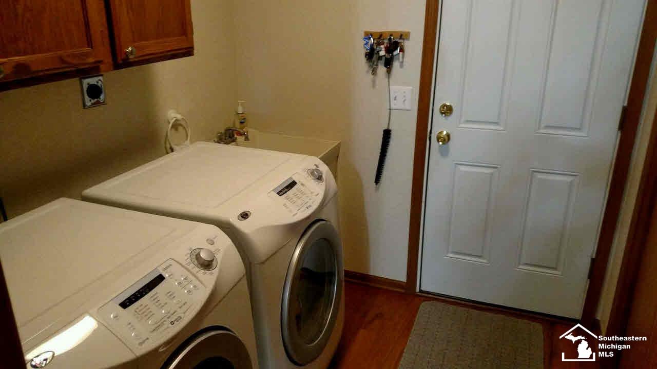 6772 Hartland Road Temperance, MI 48182 - Photo 16 of 22 Laundry/ pantry