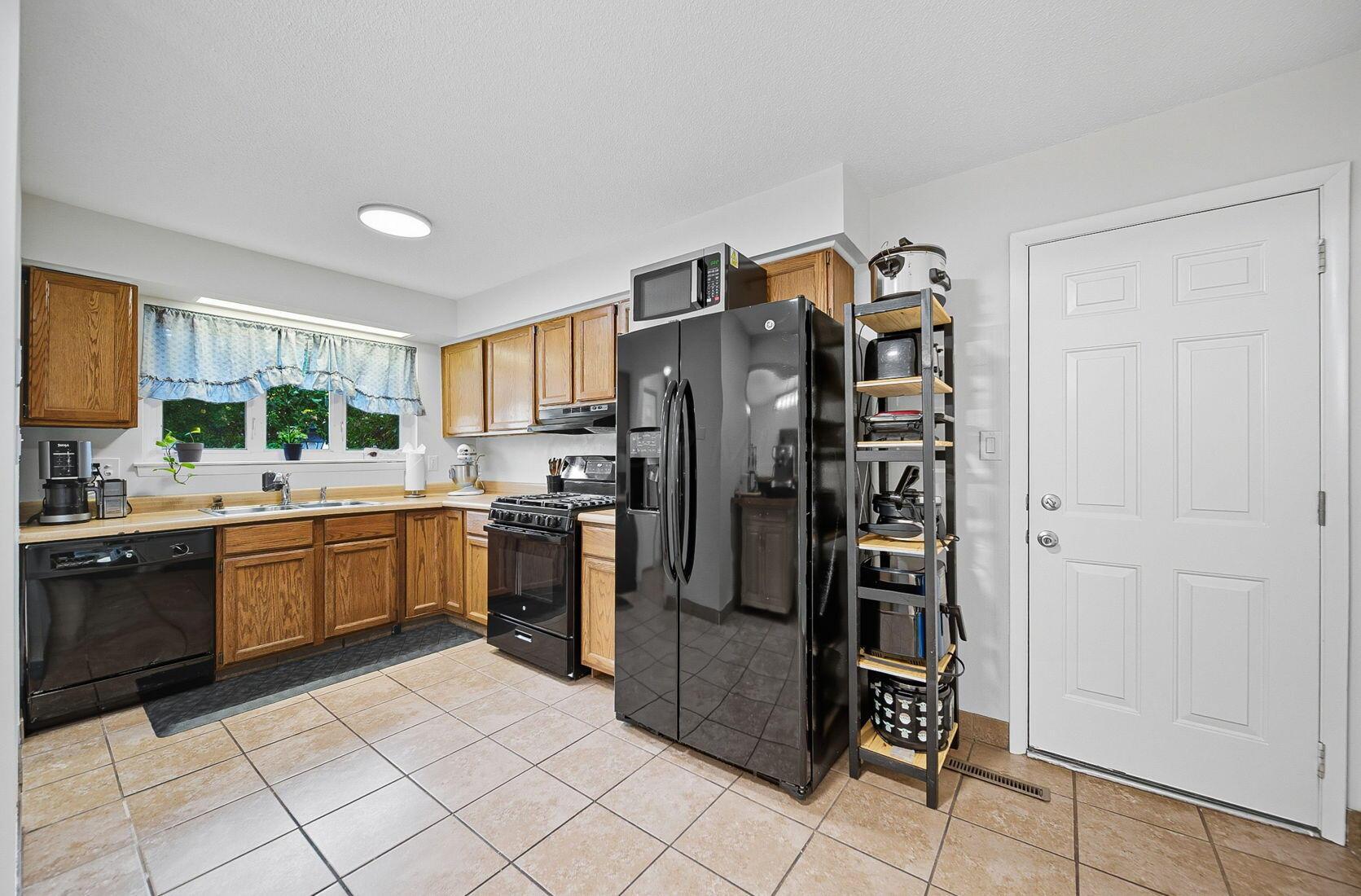 2627 Hubbell Road Columbus, OH 43232 - Photo 8 of 35 Open Kitchen