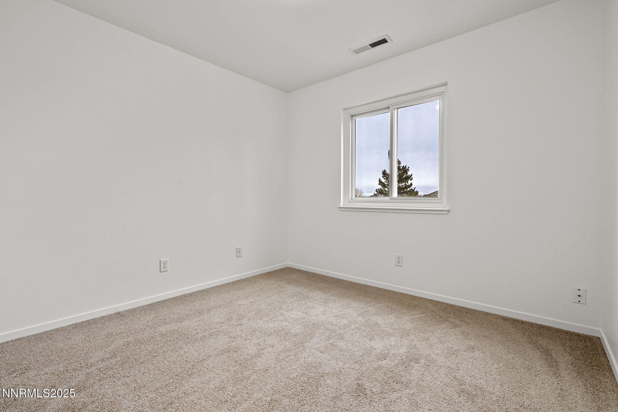 5455 Montego Court Reno, NV 89523 - Photo 20 of 36 an empty room with a window