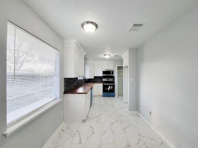 $1,680 | 2024 Stonesthrow Drive, Bay City, TX 77414