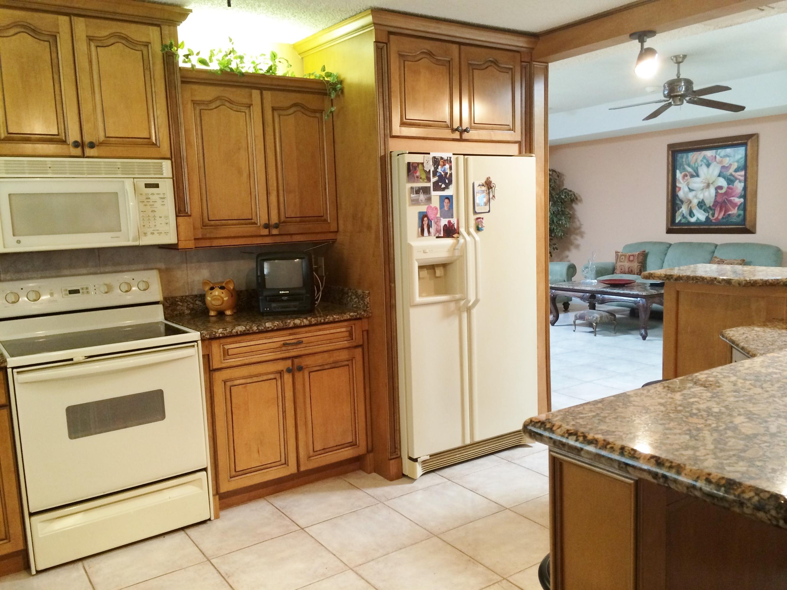 9044 Pine Springs Drive Boca Raton, FL 33428 - Photo 3 of 14 Kitchen