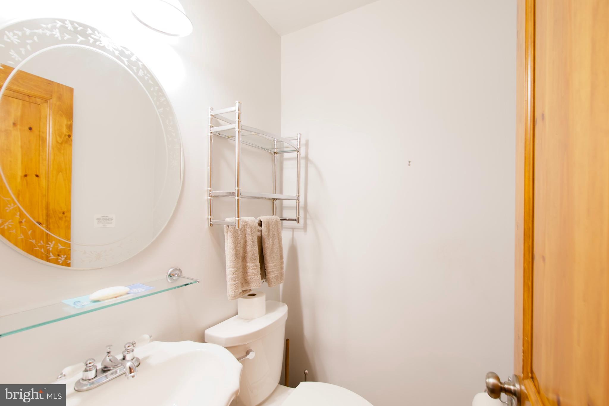 15301 Poplar Hill Road Accokeek, MD 20607 - Photo 17 of 88 Powder room