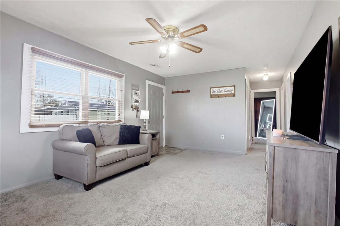 2745 Share Street Springfield, OH 45505 - Photo 4 of 28 This inviting living space features ample natural light and a practical layout.