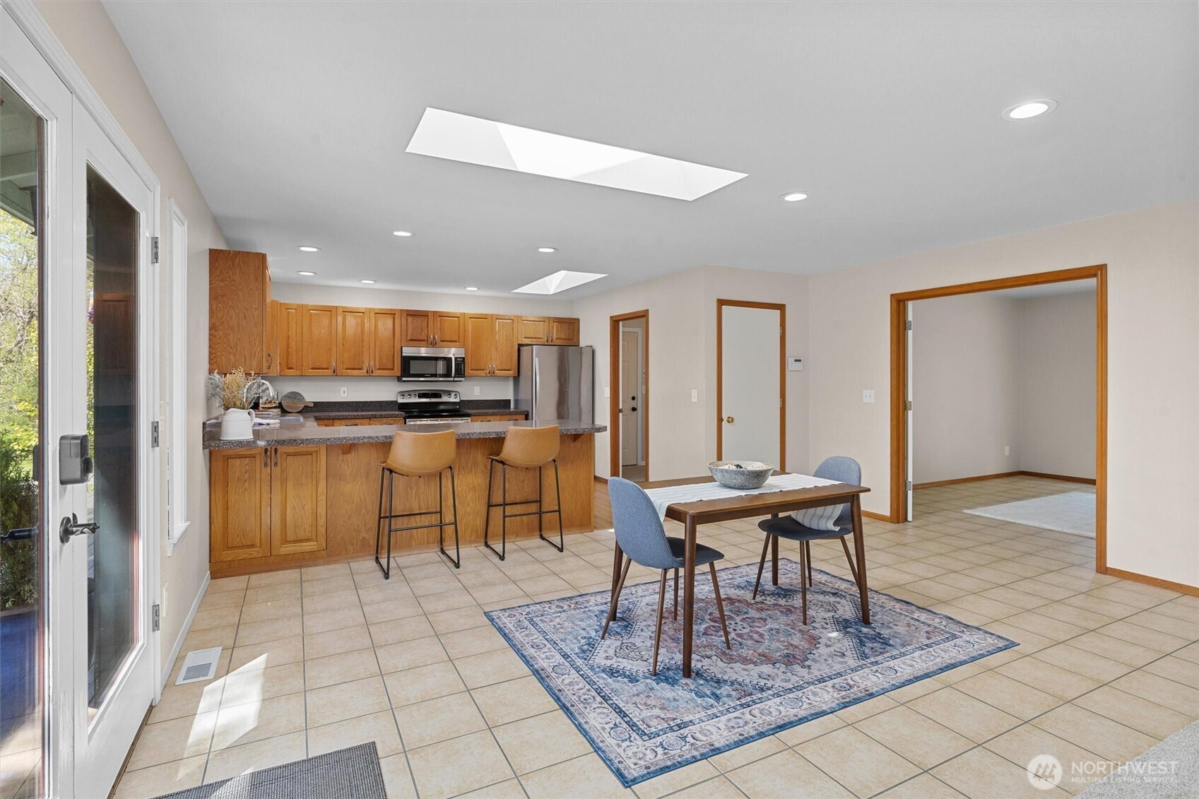 341 West Mountain View Road Camano Island, WA 98282 - Photo 14 of 40 Gallery Image 14