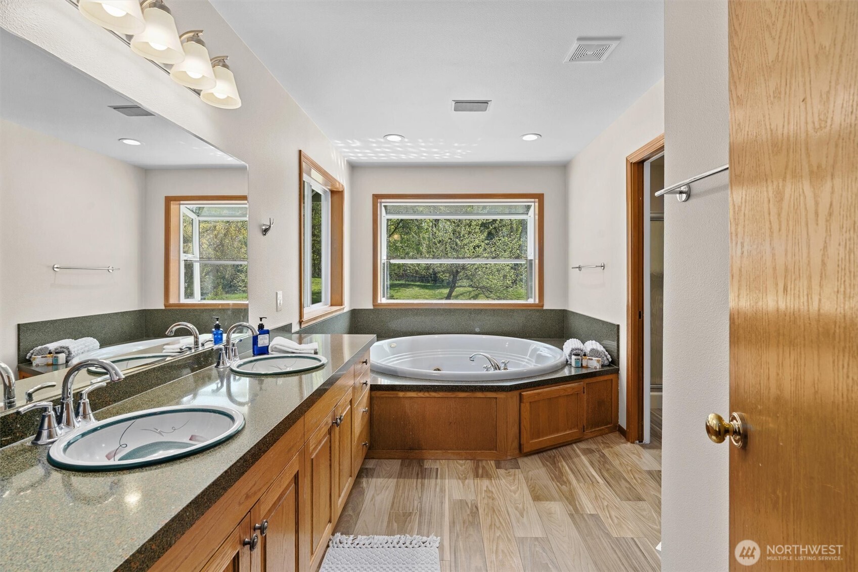 341 West Mountain View Road Camano Island, WA 98282 - Photo 19 of 40 Gallery Image 19