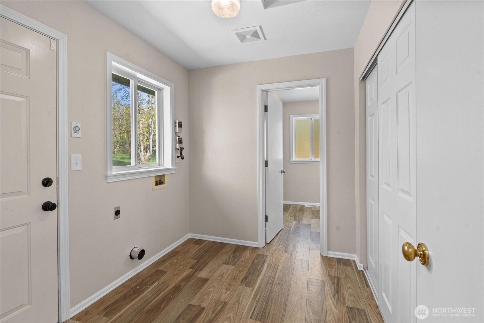 341 West Mountain View Road Camano Island, WA 98282 - Photo 29 of 40 Gallery Image 29