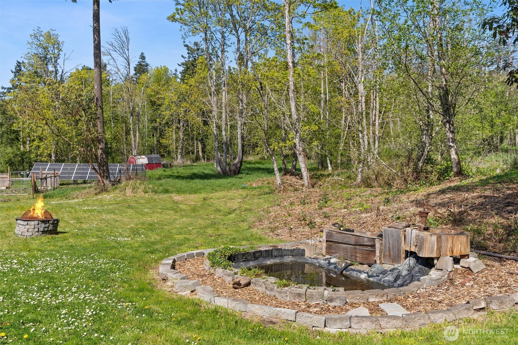 341 West Mountain View Road Camano Island, WA 98282 - Photo 33 of 40 Gallery Image 33