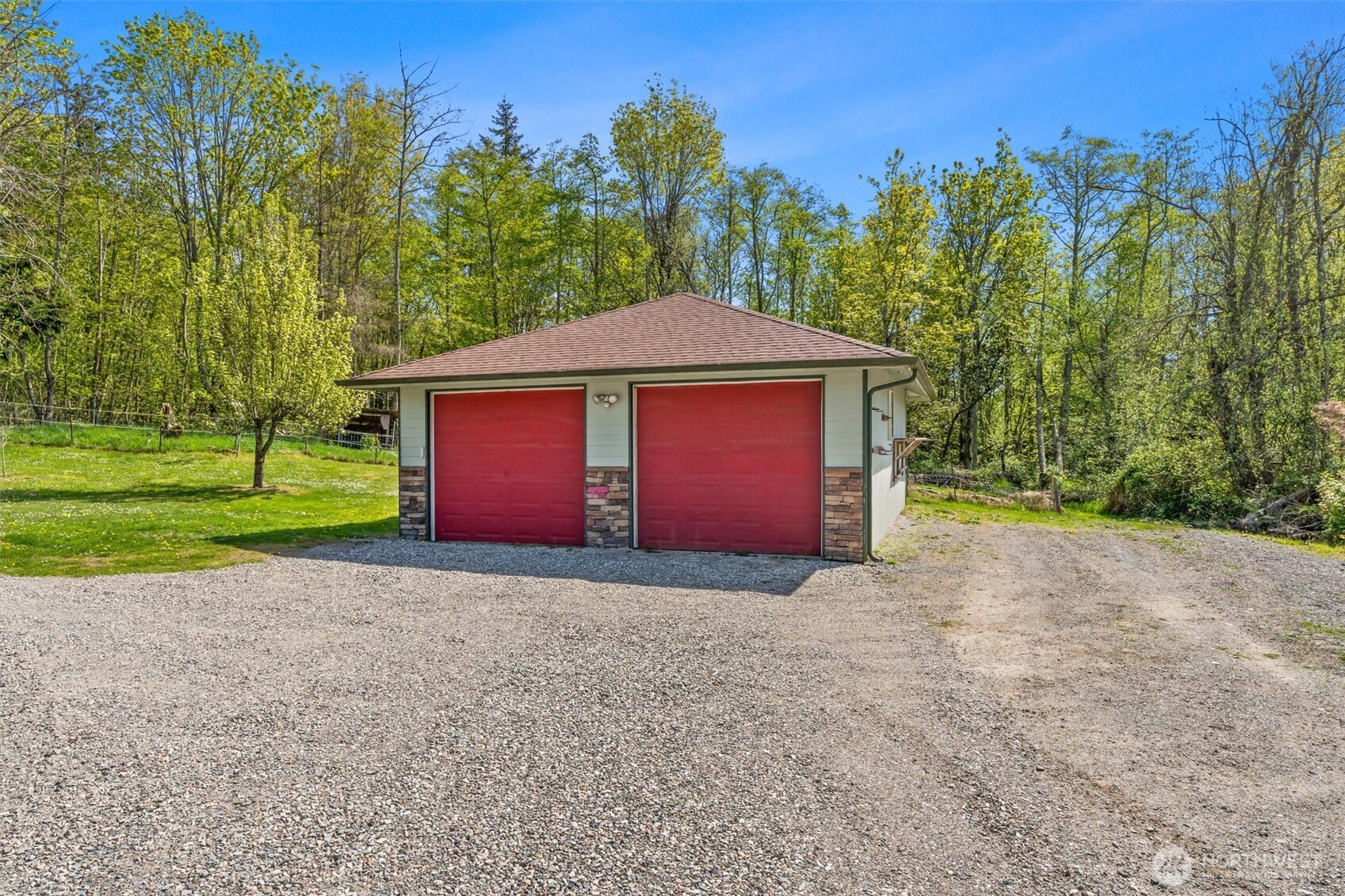 341 West Mountain View Road Camano Island, WA 98282 - Photo 4 of 40 Gallery Image 4