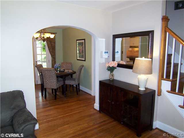 5105 Devonshire Road Richmond, VA 23225 - Photo 3 of 24 Interior Space/Layout - Beautiful arched entry way