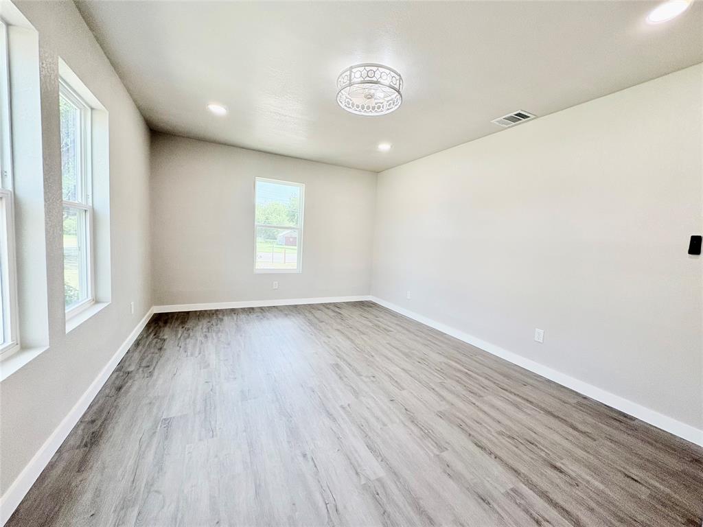 1329 4th Street Graham, TX 76450 - Photo 6 of 12