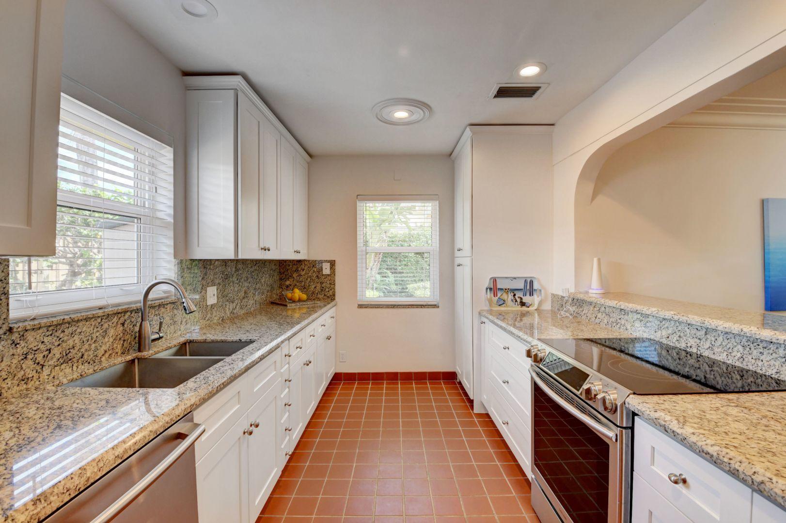 470 Northeast Spanish Trail Boca Raton, FL 33432 - Photo 11 of 42 KITCHEN
