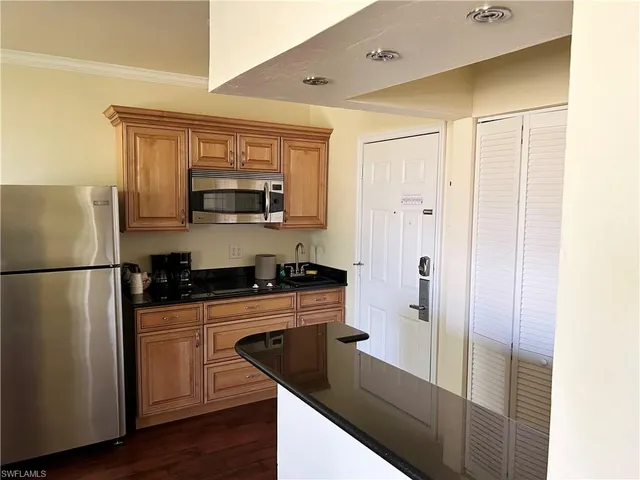 $1,375 | 25000 Tamiami Trail East, Unit F276, Naples, FL 34114