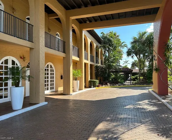 $1,375 | 25000 Tamiami Trail East, Unit F276, Naples, FL 34114