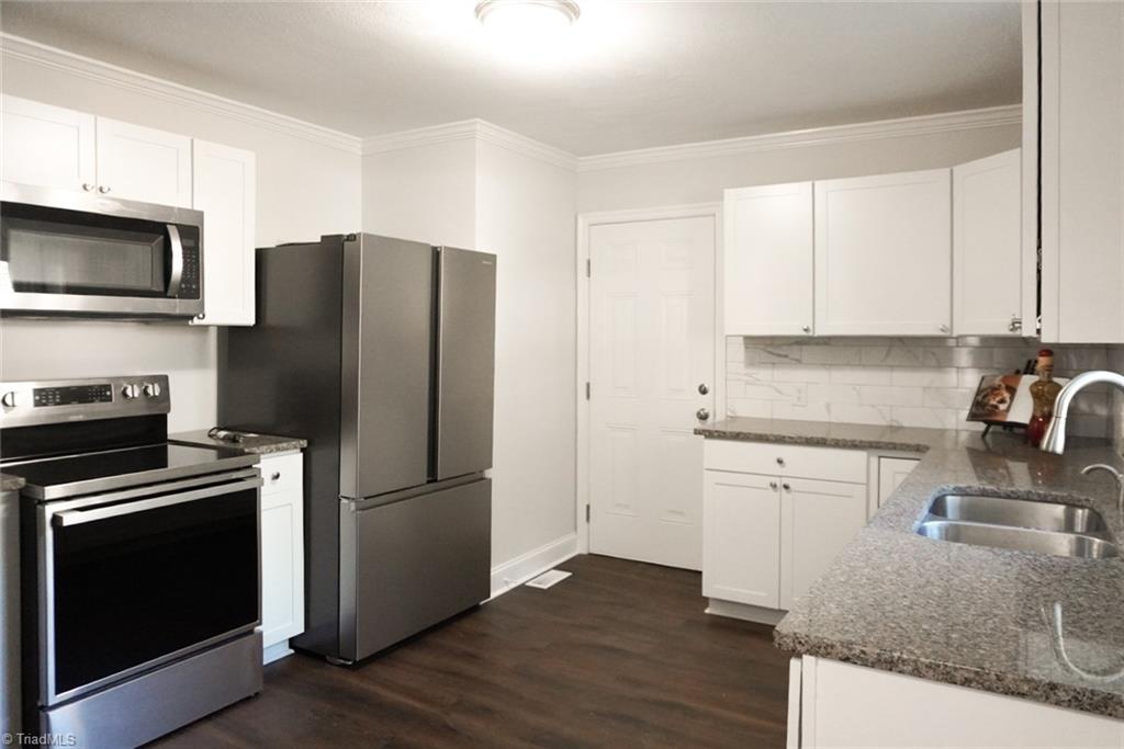 1631 North Hamilton Street High Point, NC 27262 - Photo 2 of 11