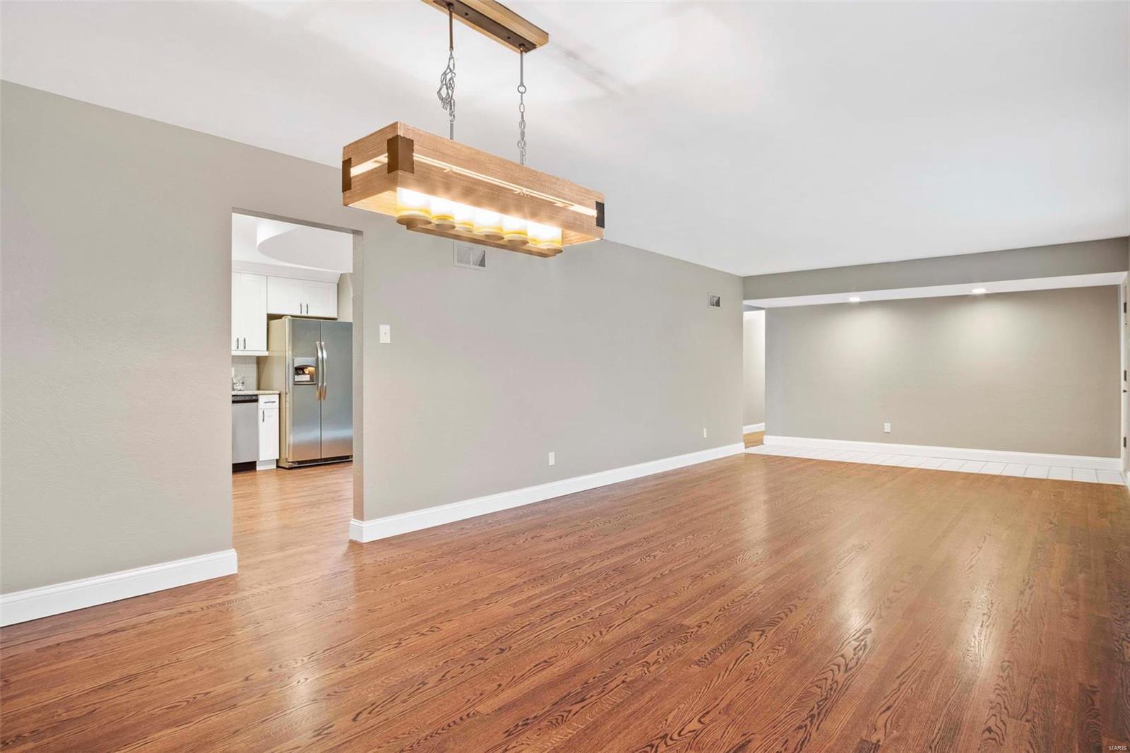 925 Schulte Road St. Louis, MO 63146 - Photo 2 of 26 Gallery Image 2