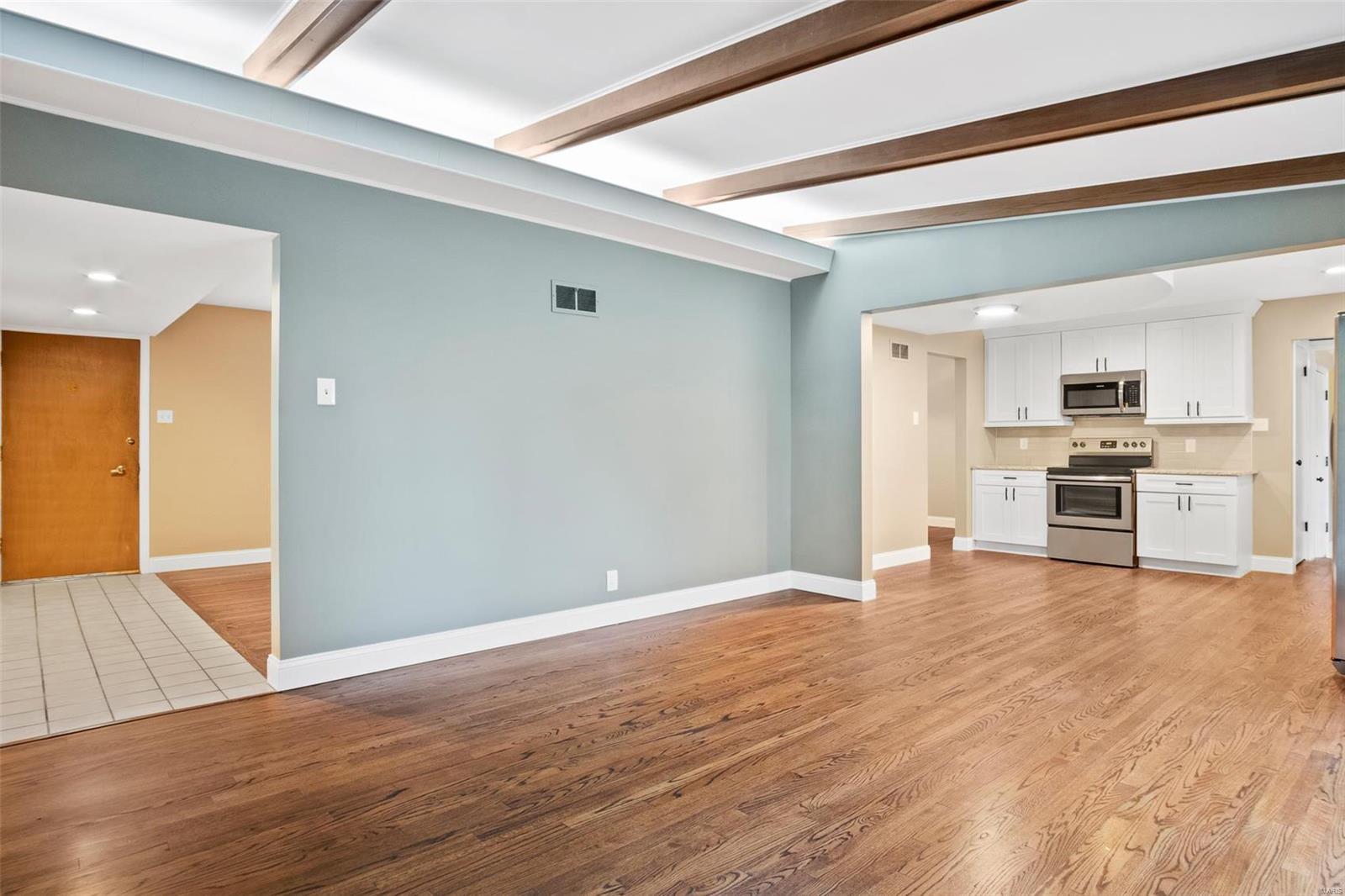 925 Schulte Road St. Louis, MO 63146 - Photo 6 of 26 Gallery Image 6