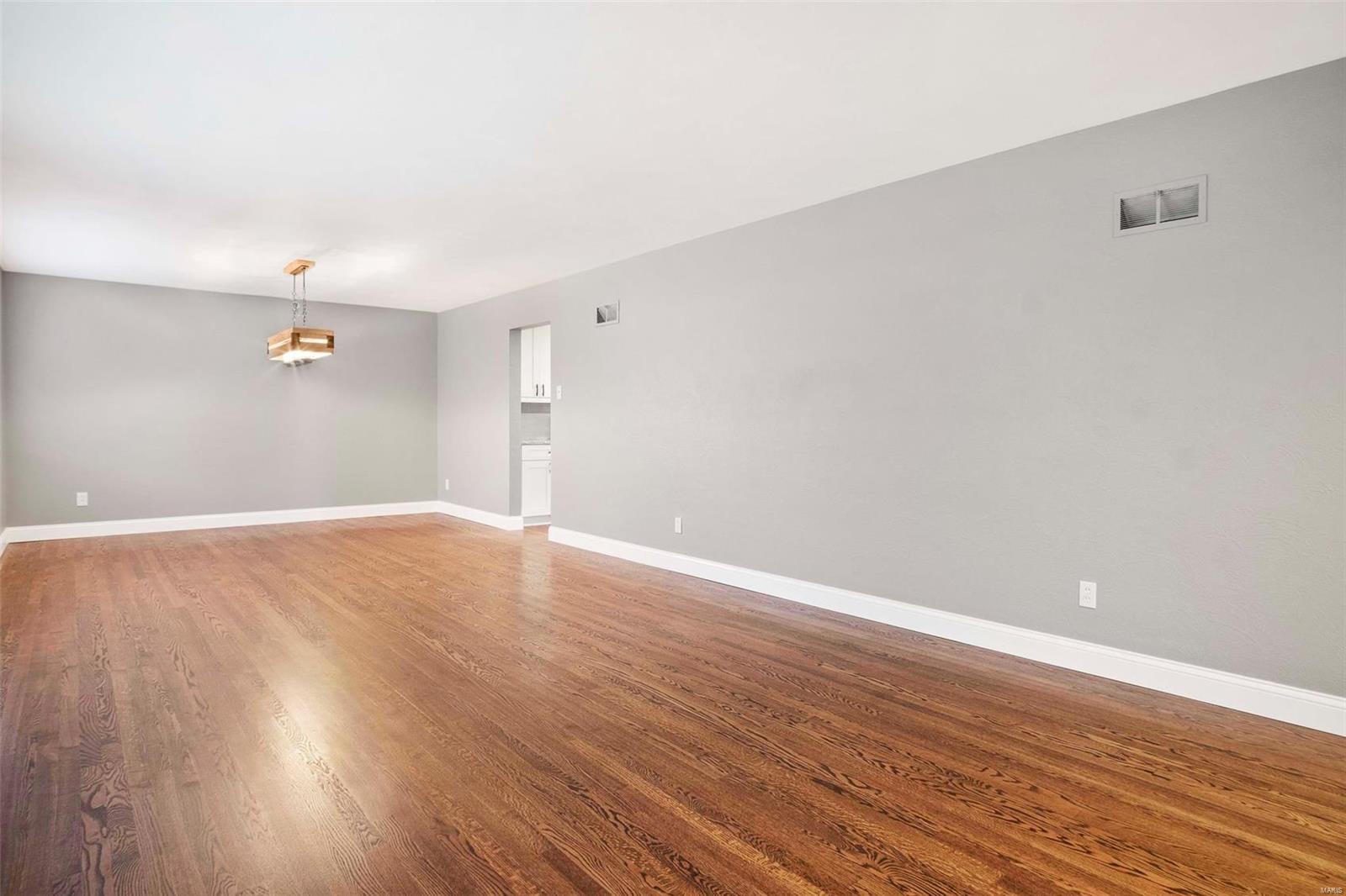 925 Schulte Road St. Louis, MO 63146 - Photo 8 of 26 Gallery Image 8