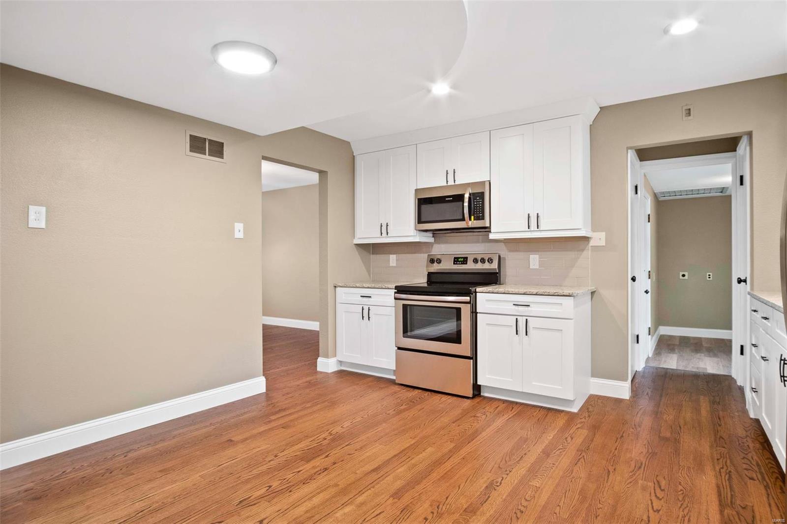 925 Schulte Road St. Louis, MO 63146 - Photo 9 of 26 Gallery Image 9