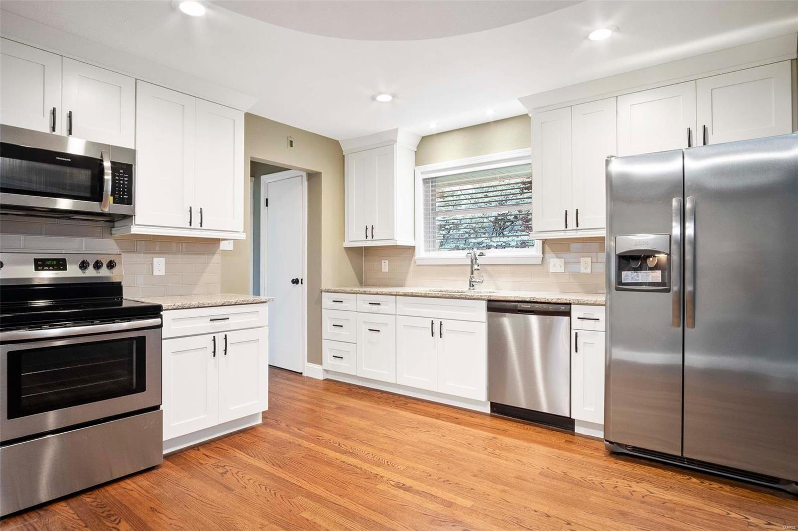 925 Schulte Road St. Louis, MO 63146 - Photo 10 of 26 Gallery Image 10