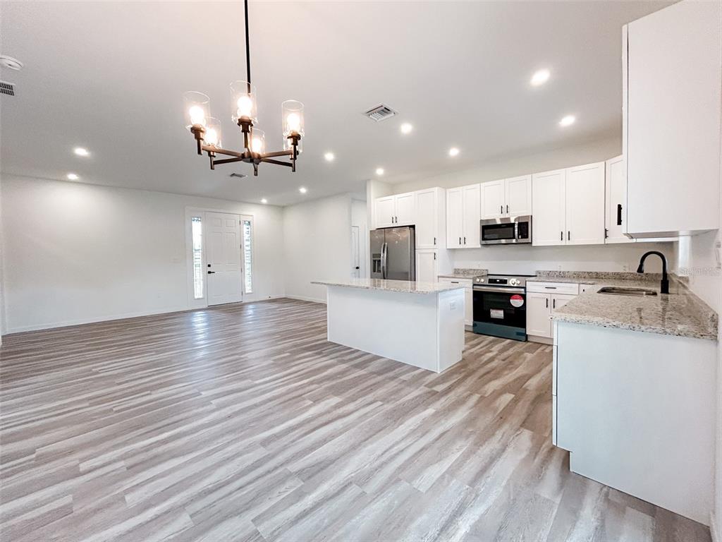 4308 Thunderbird Road Sebring, FL 33872 - Photo 8 of 28 Gallery Image 8
