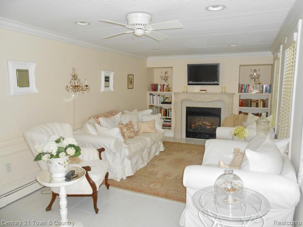 604 Wilwood Road Rochester, MI 48309 - Photo 20 of 48 Fam Rm 2.jpg