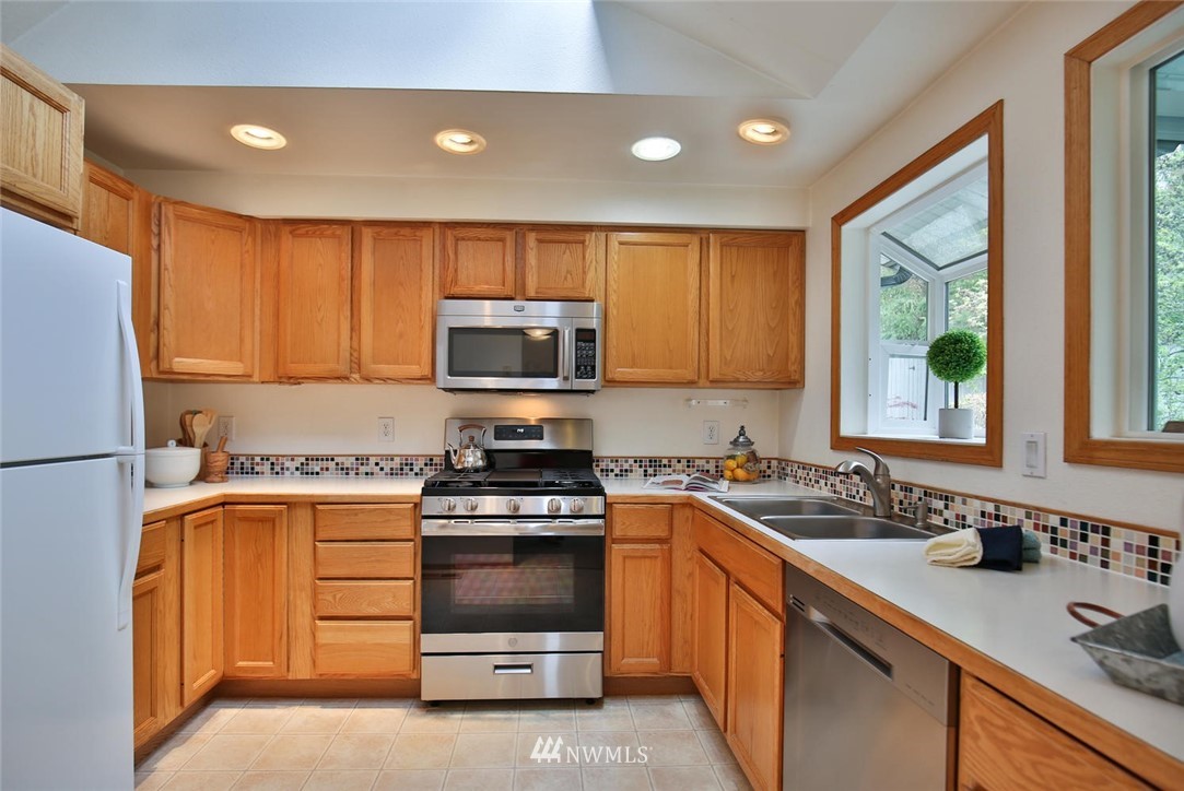 629 South 30th Place Renton, WA 98055 - Photo 6 of 23