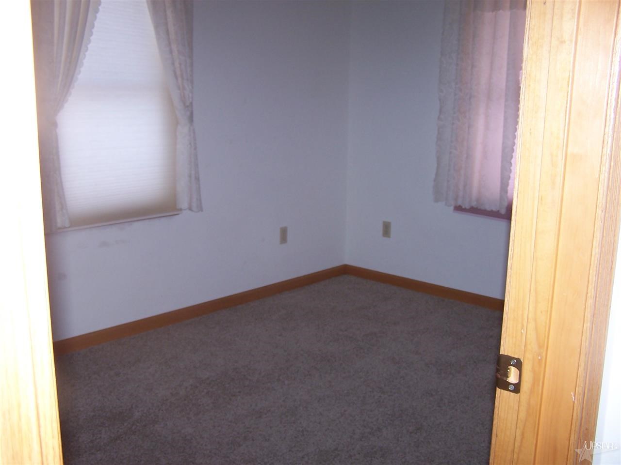 120 West Chapel Chase Drive Decatur, IN 46733 - Photo 17 of 25