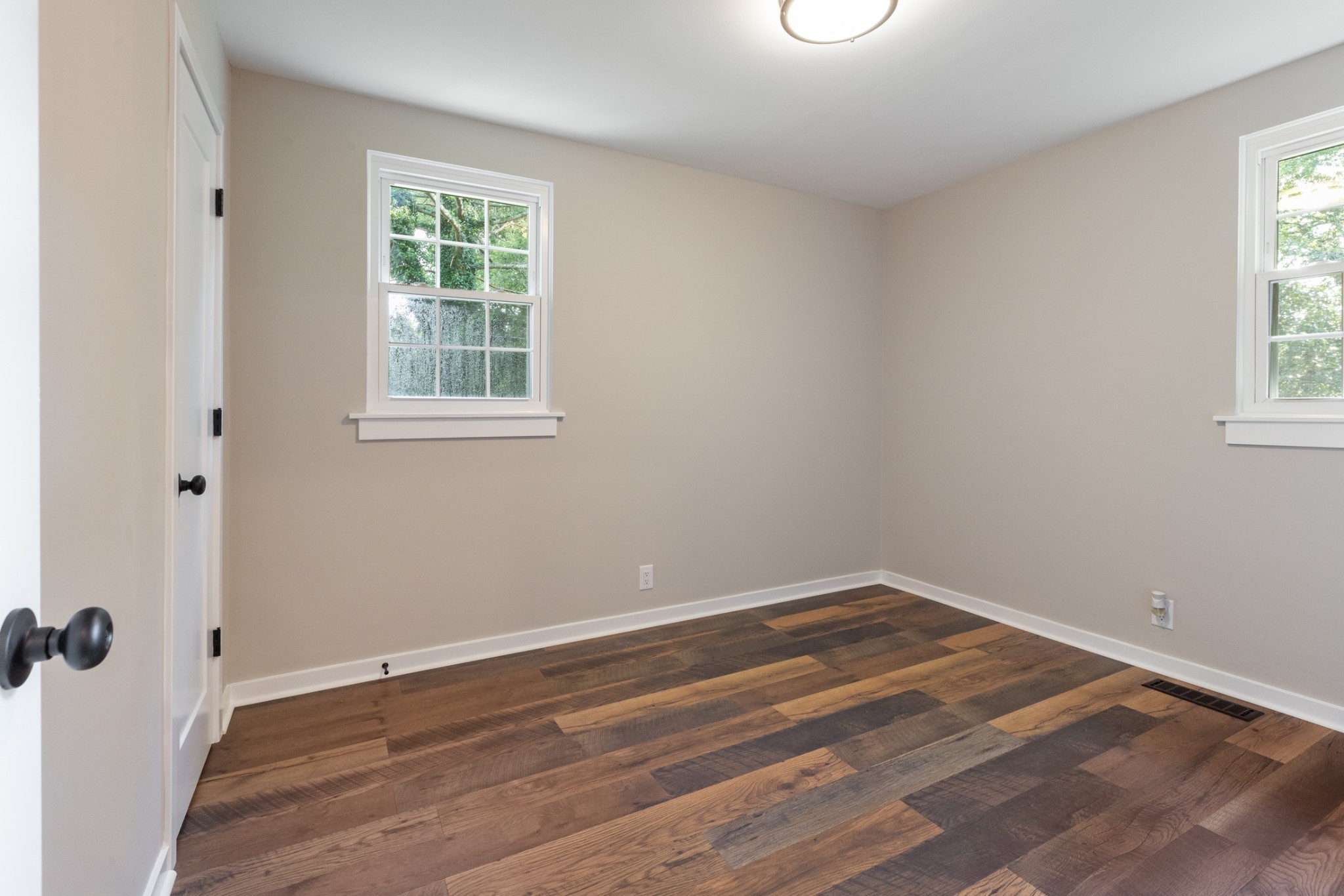 100 Short Street Dickson, TN 37055 - Photo 27 of 33 an empty room with a window