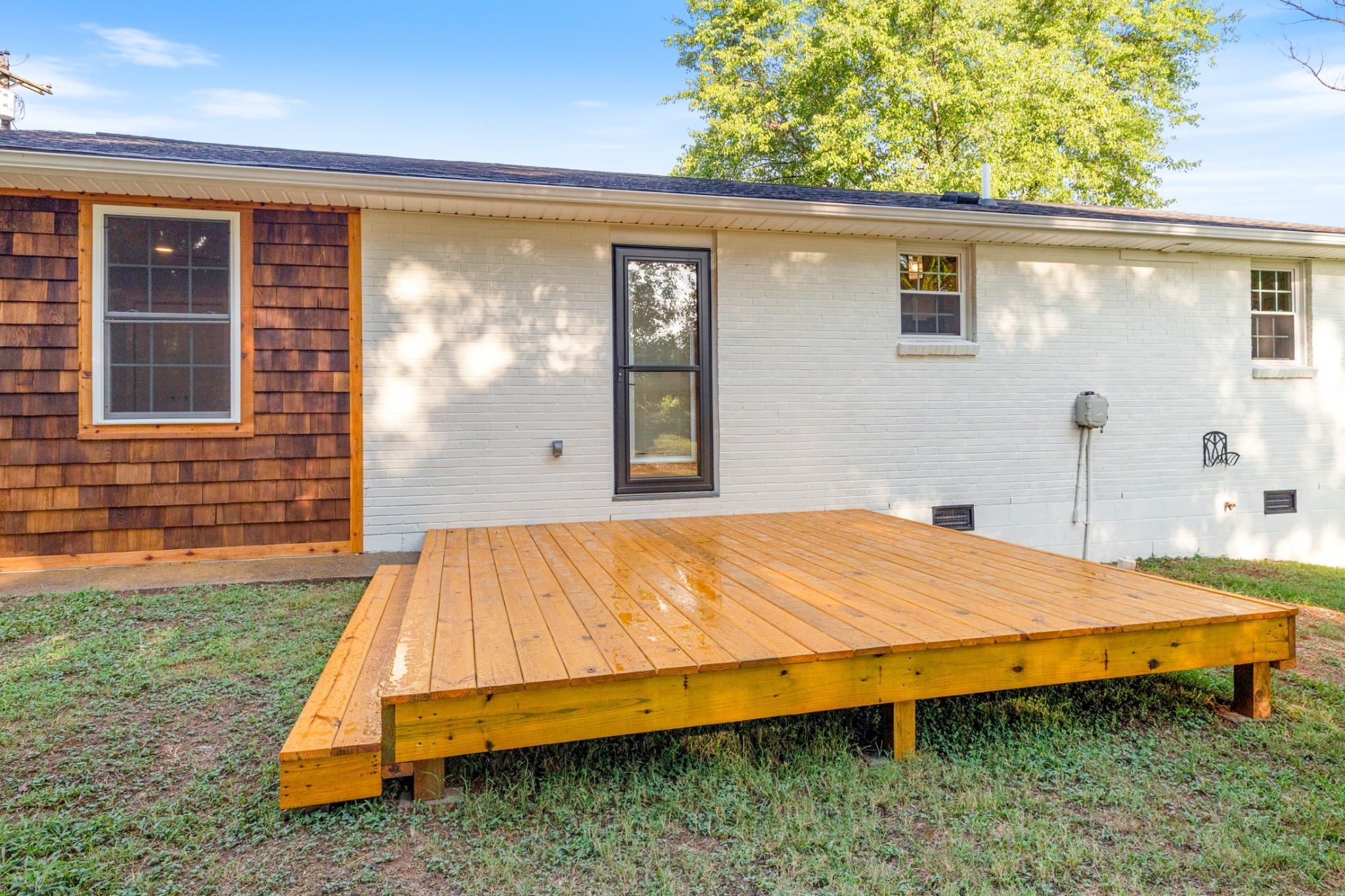 100 Short Street Dickson, TN 37055 - Photo 10 of 33 a bed sitting in front of a house