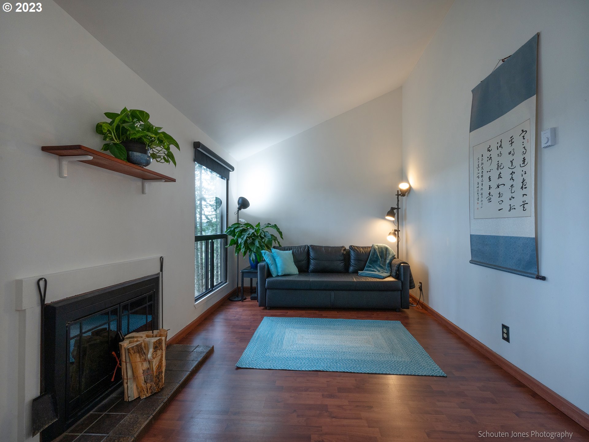 130 Treehill Loop Eugene, OR 97405 - Photo 3 of 42 Living Room