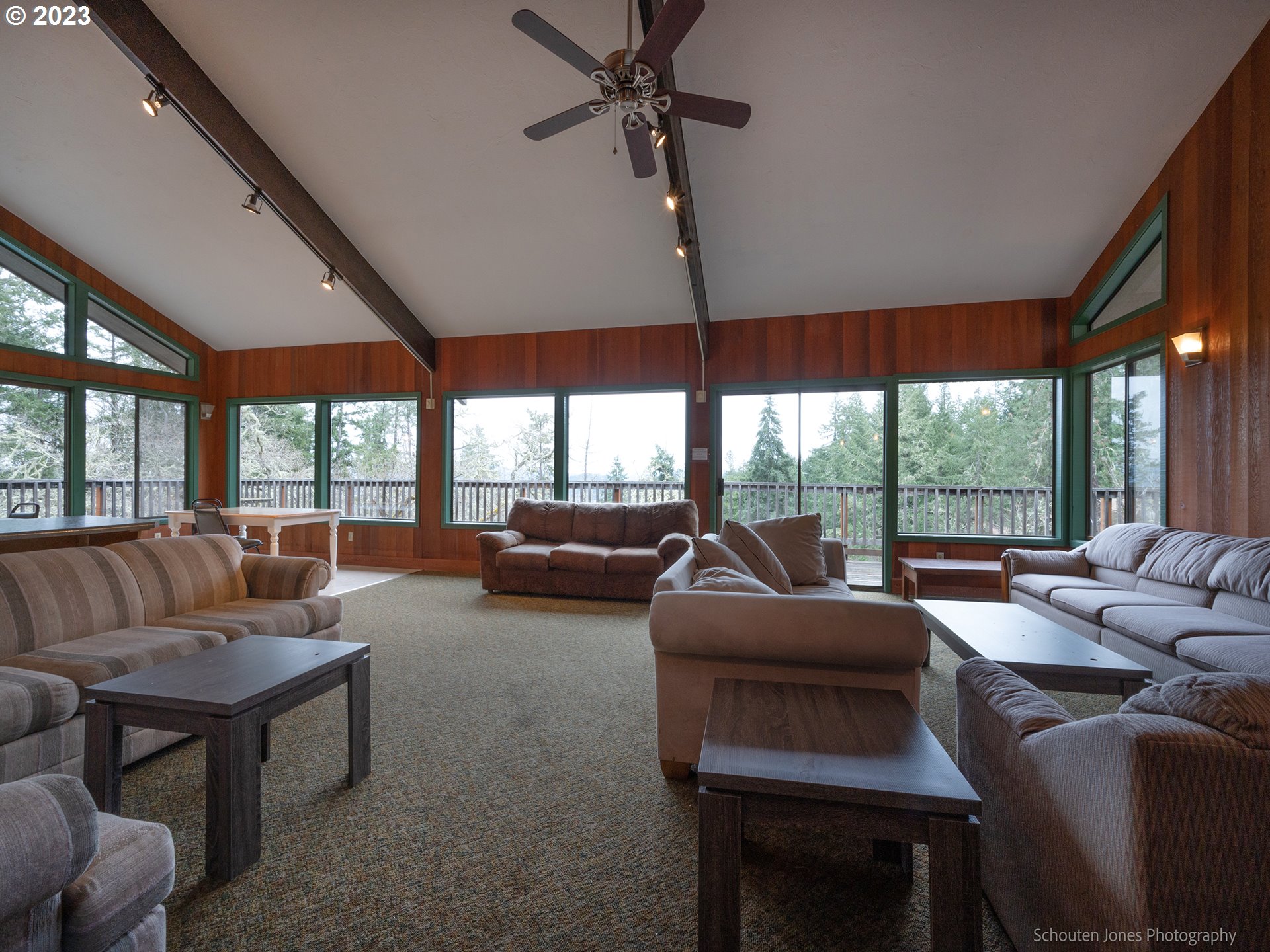 130 Treehill Loop Eugene, OR 97405 - Photo 34 of 42 Community Room