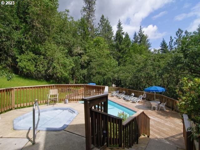 130 Treehill Loop Eugene, OR 97405 - Photo 40 of 42 Community Amenities