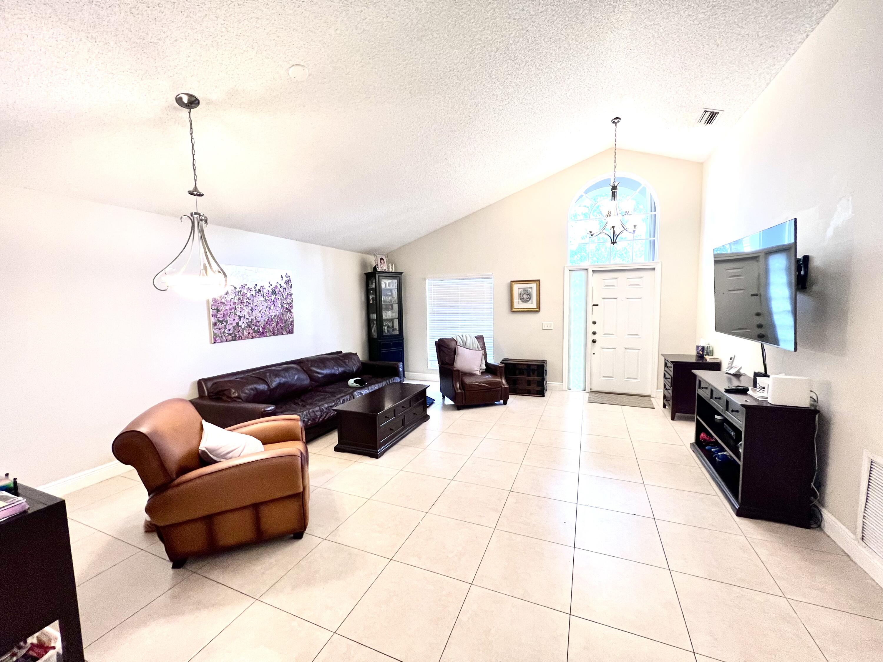 22449 Middletown Drive Boca Raton, FL 33428 - Photo 4 of 14 IMG_1618