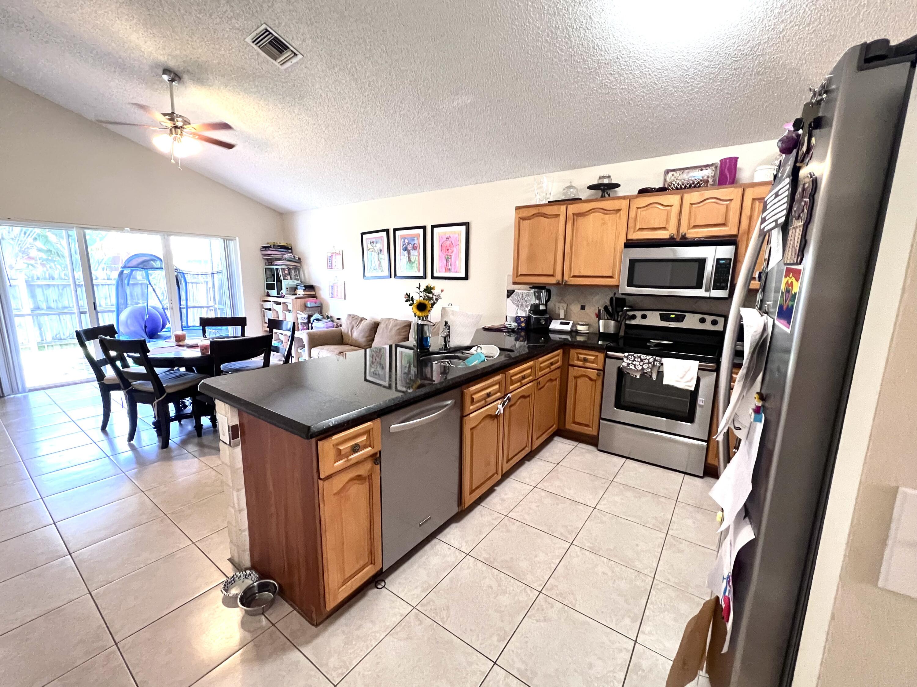 22449 Middletown Drive Boca Raton, FL 33428 - Photo 5 of 14 IMG_1620