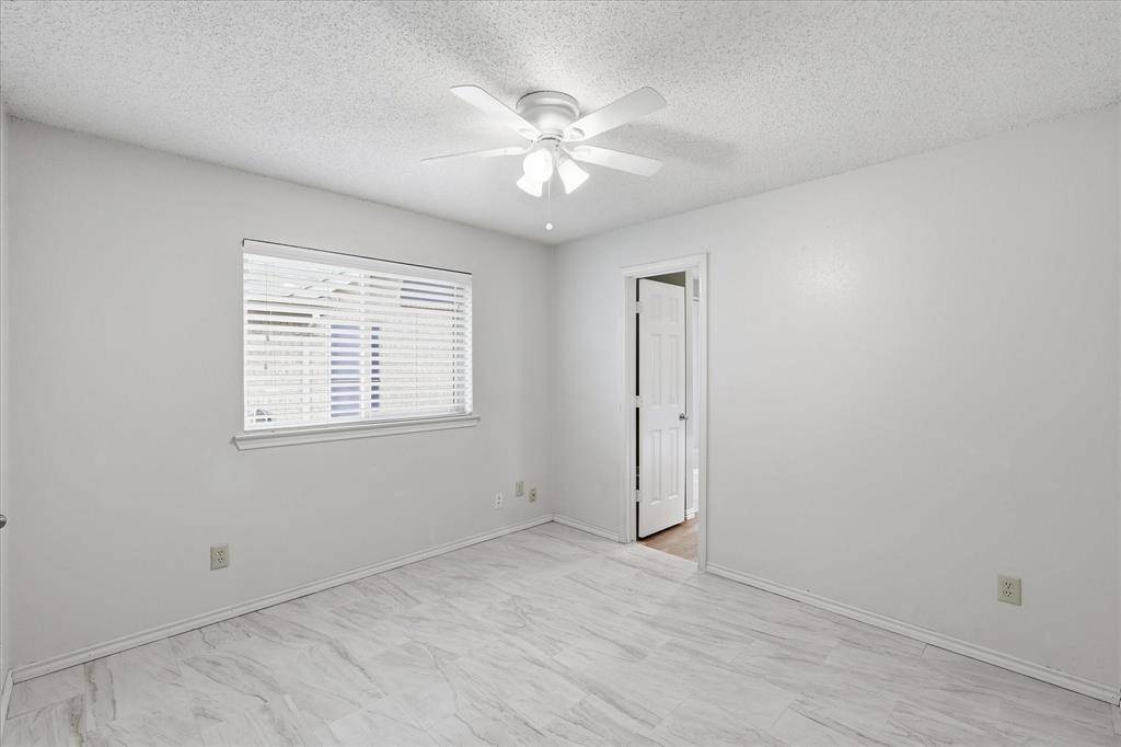4203 Meadow Ridge Drive Carrollton, TX 75010 - Photo 28 of 32