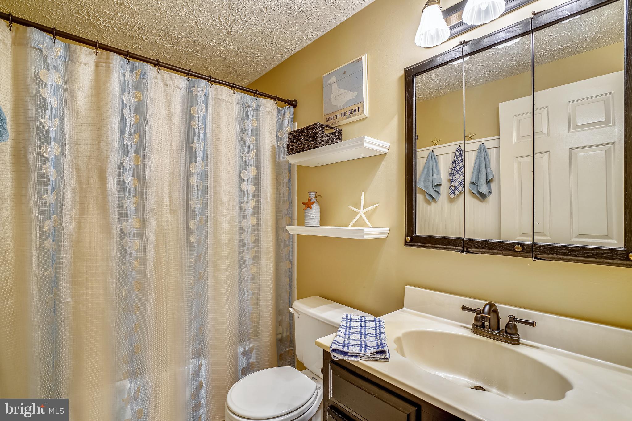 31 Anderson Ridge Road Baltimore, MD 21228 - Photo 37 of 53 Upper Level Full Bath