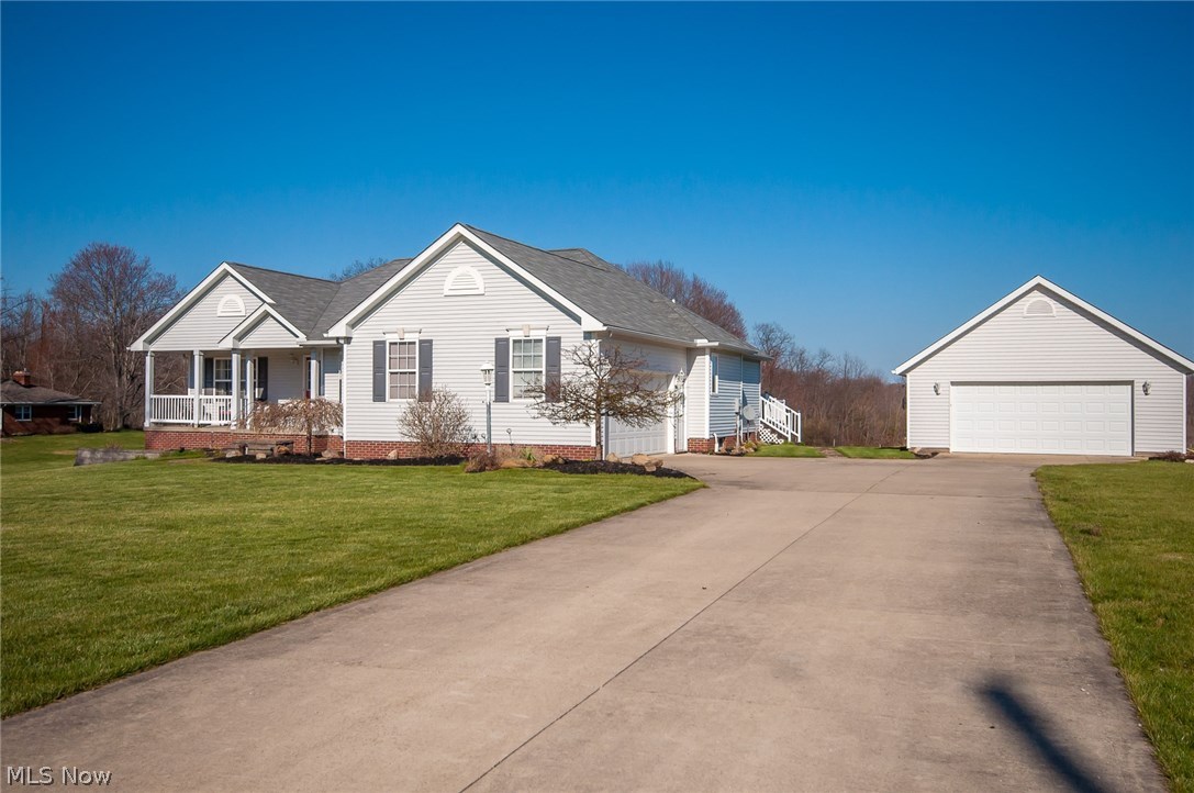 1095 South Medina Line Road Wadsworth, OH 44281 - Photo 2 of 32 Gallery Image 2