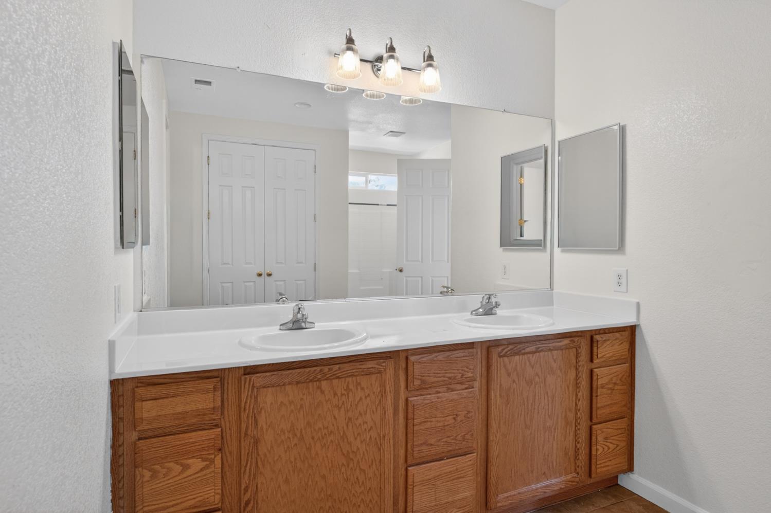 9234 Rushing Creek Way Elk Grove, CA 95624 - Photo 39 of 63