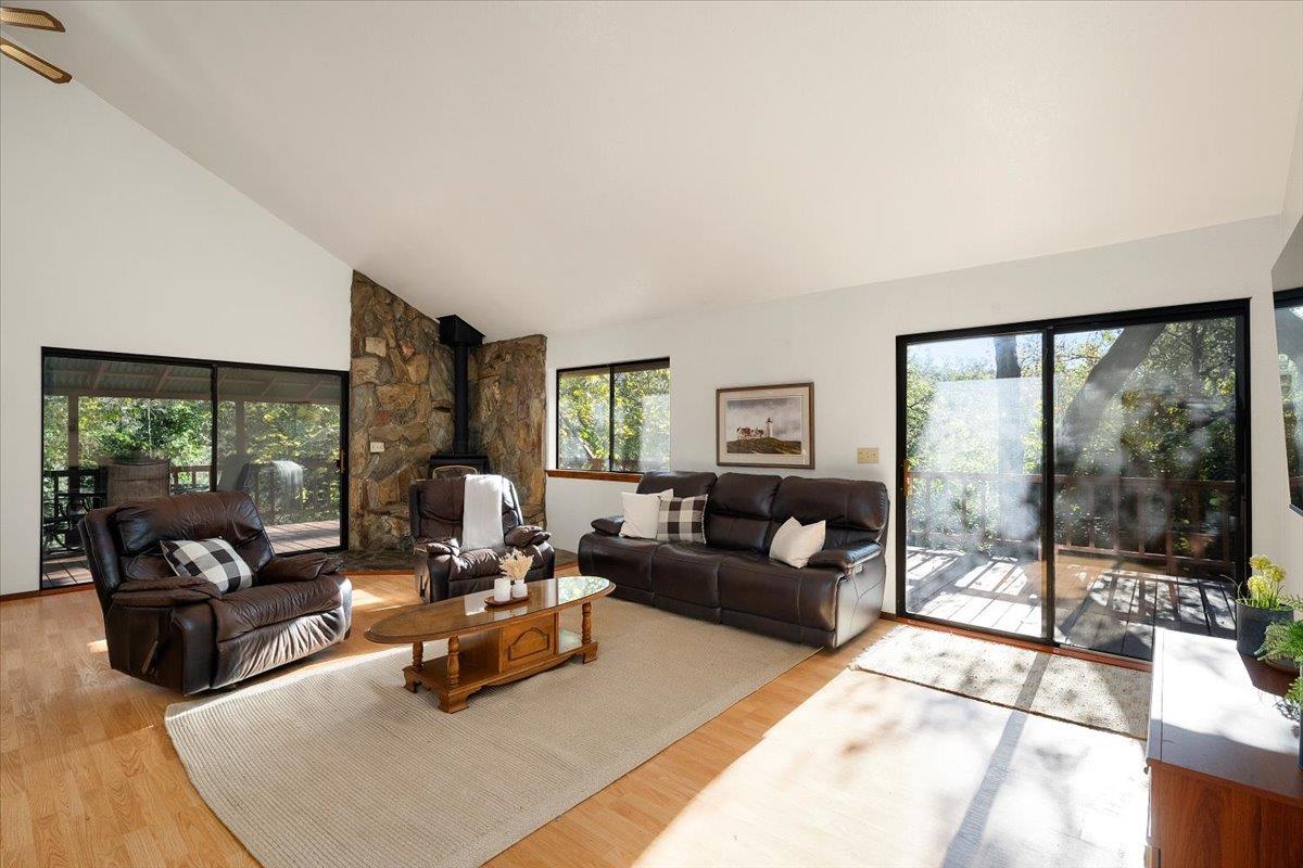 155 Pinewood Way Auburn, CA 95602 - Photo 7 of 92