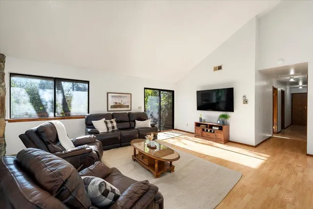 $687,000 | 155 Pinewood Way, Auburn, CA 95602