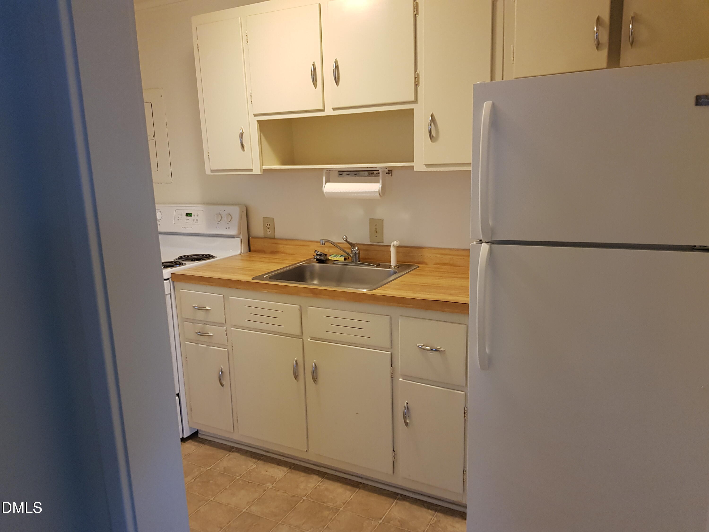 705 Daniels Street, Unit C Raleigh, NC 27605 - Photo 5 of 9 20181214_121525