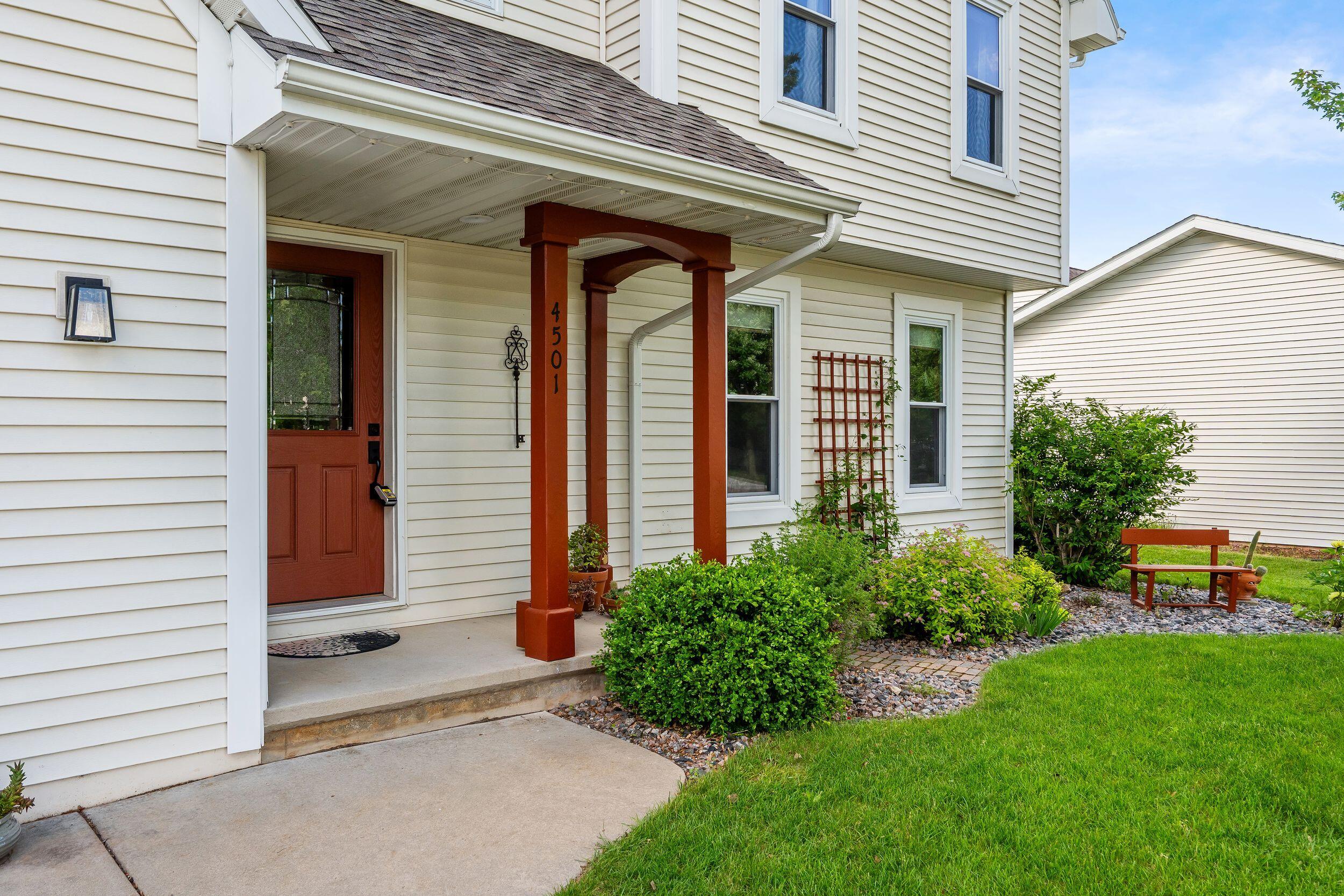4501 North Stonebridge Court Appleton, WI 54913 - Photo 5 of 47 Exterior Front Door
