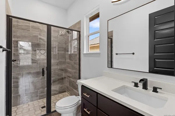 $600,000 | 15509 York, Selma, TX 78154