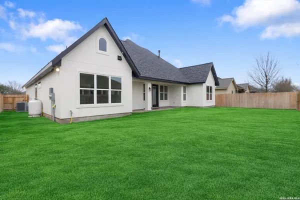 $600,000 | 15509 York, Selma, TX 78154