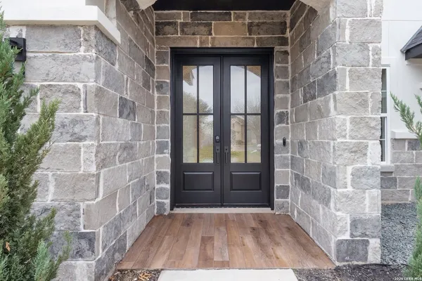 $600,000 | 15509 York, Selma, TX 78154