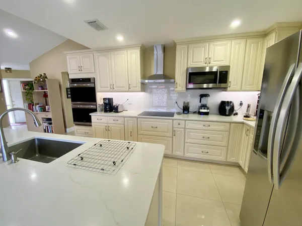 $6,500 | 1127 East Seminole Avenue, Unit 13D, Jupiter, FL 33477