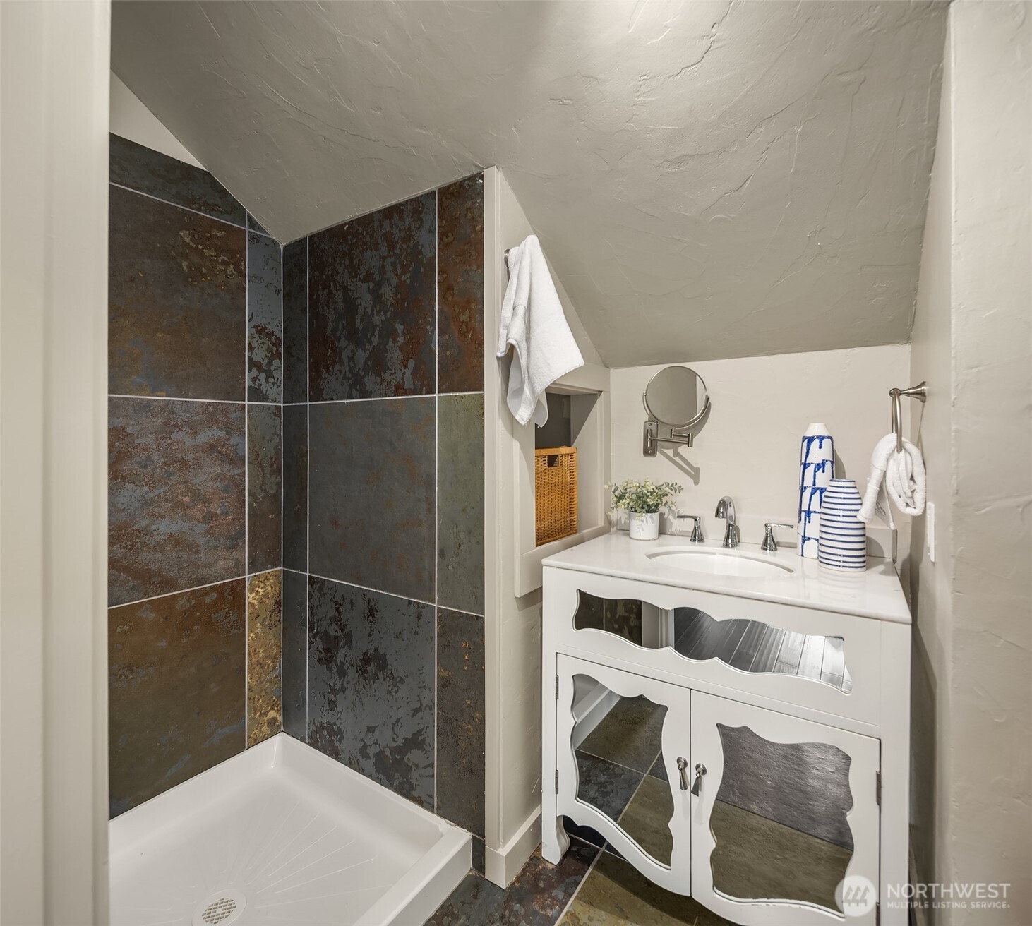 41715 Southeast 101st Street North Bend, WA 98045 - Photo 22 of 38 a bathroom with a bathtub and a sink