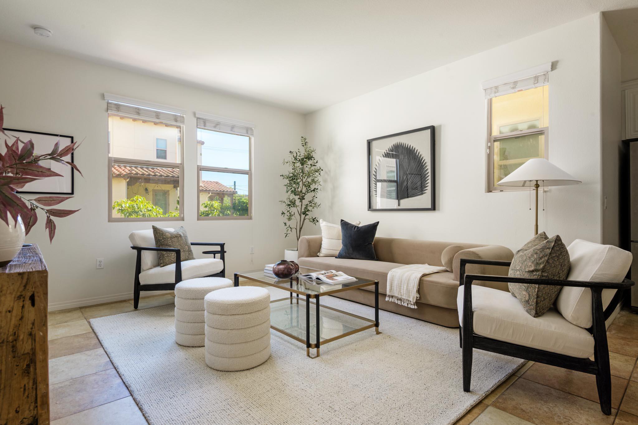 01.LivingRoom2.575EMontecito04