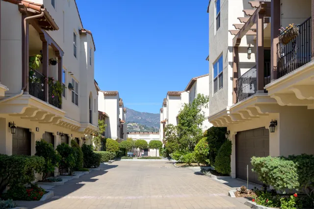 $1,249,000 | 575 East Montecito Street, Santa Barbara, CA 93103