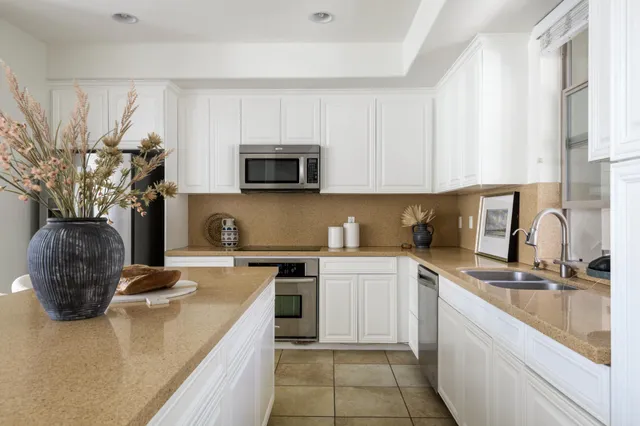 $1,249,000 | 575 East Montecito Street, Santa Barbara, CA 93103